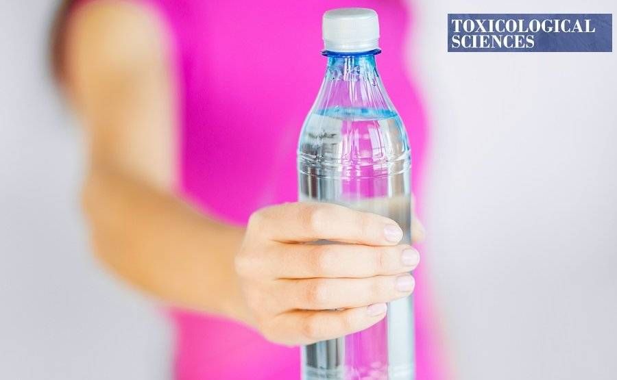 Τα πλαστικά μπουκάλια πυροδοτούν την ημικρανία