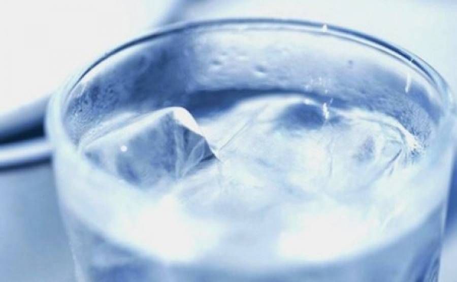 Πώς λίγος πάγος μπορεί να σας βοηθήσει να αδυνατίσετε