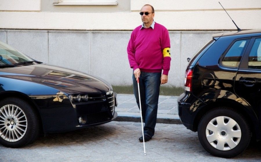 Ρομποτικό μπαστούνι για τυφλούς καταγράφει όλα τα εμπόδια