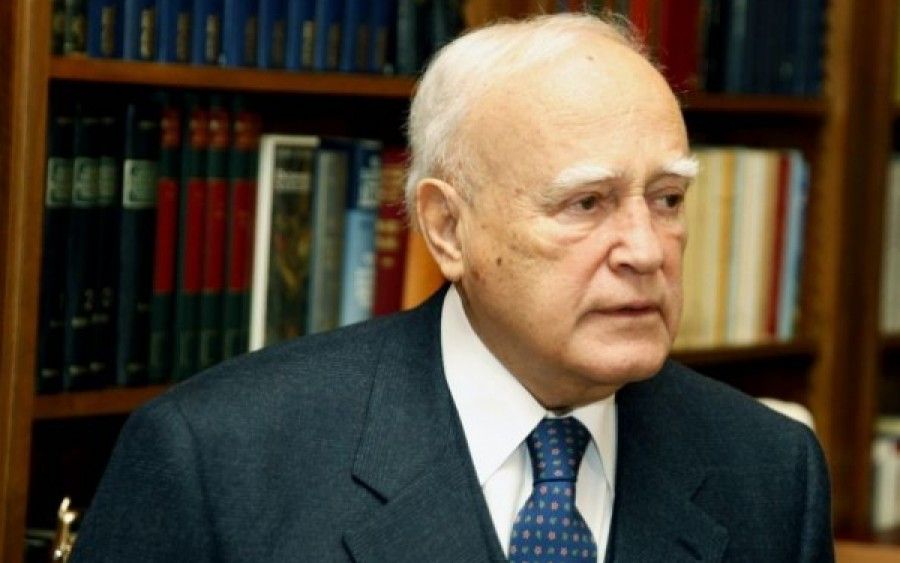 Ο Κάρολος Παπούλιας στηρίζει τα φαρμακεία και την ανθούσα ελληνική φαρμακοβιομηχανία