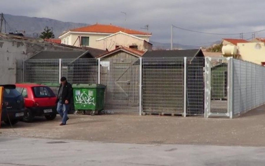 Η Χίος έβαλε τέλος στο «κλουβί της ντροπής» για τους μετανάστες