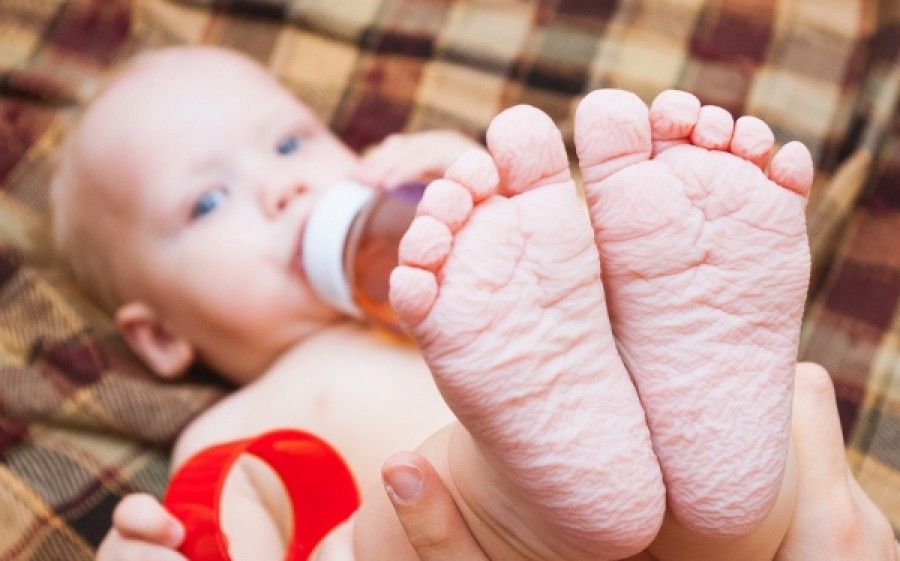 Προσοχή στα μπιμπερό: Δείτε από τι κινδυνεύει το μωρό σας