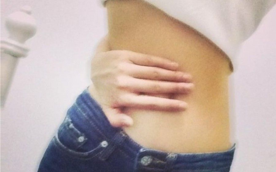 Belly button challenge: Η νέα –και εντελώς παράλογη– διαδικτυακή μόδα