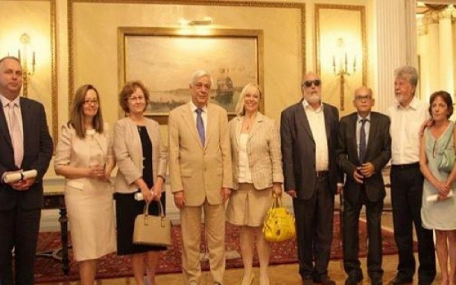 Ο Πρόεδρος της Δημοκρατίας βράβευσε τους αιμοδότες - Παγκόσμια Ημέρα Εθελοντή Αιμοδότη σήμερα
