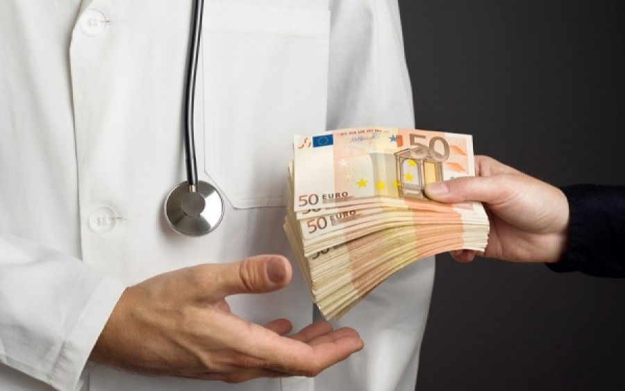 Δεν επιστρέφουν στις θέσεις τους επίορκοι γιατροί και δημόσιοι λειτουργοί - Τι προτείνει η ΕΙΝΑΠ