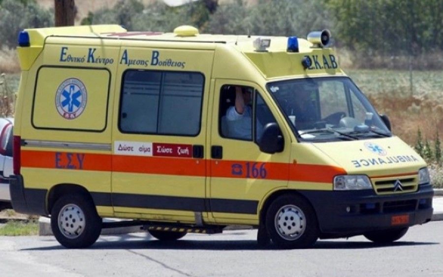 ΕΚΑΒ: 126 ακινητοποιημένα ασθενοφόρα και σοβαρές ελλείψεις