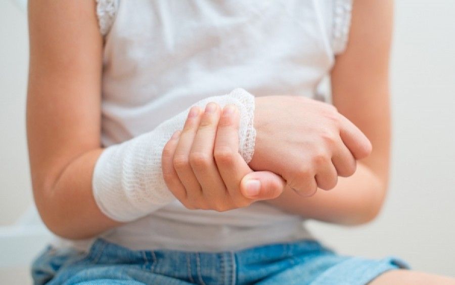Παιδική οστεοπόρωση: Πού οφείλεται; Υπάρχει θεραπεία;