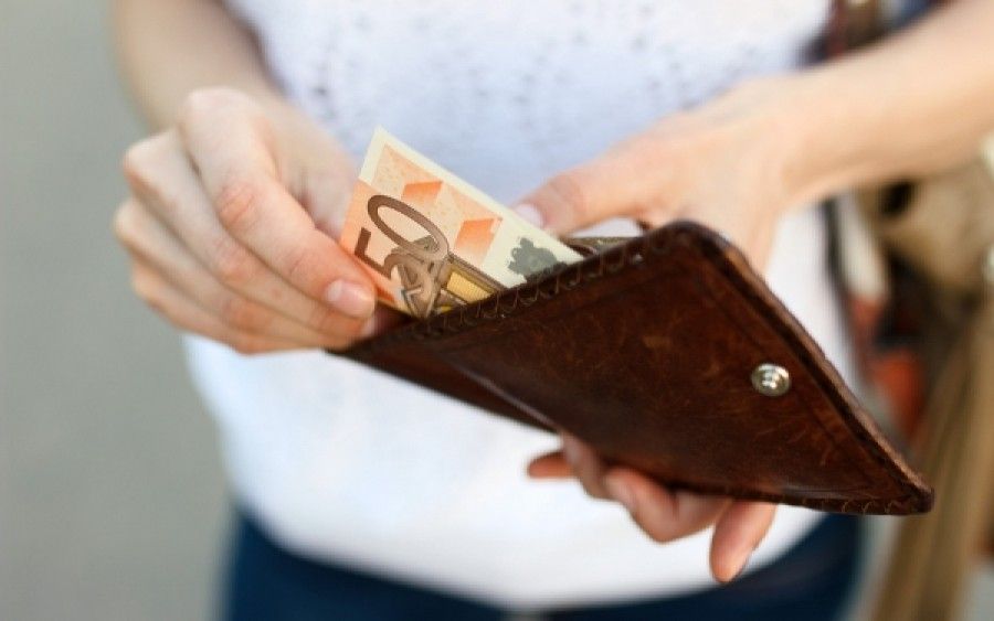 Ψηλοί άντρες και λεπτές γυναίκες βγάζουν περισσότερα χρήματα