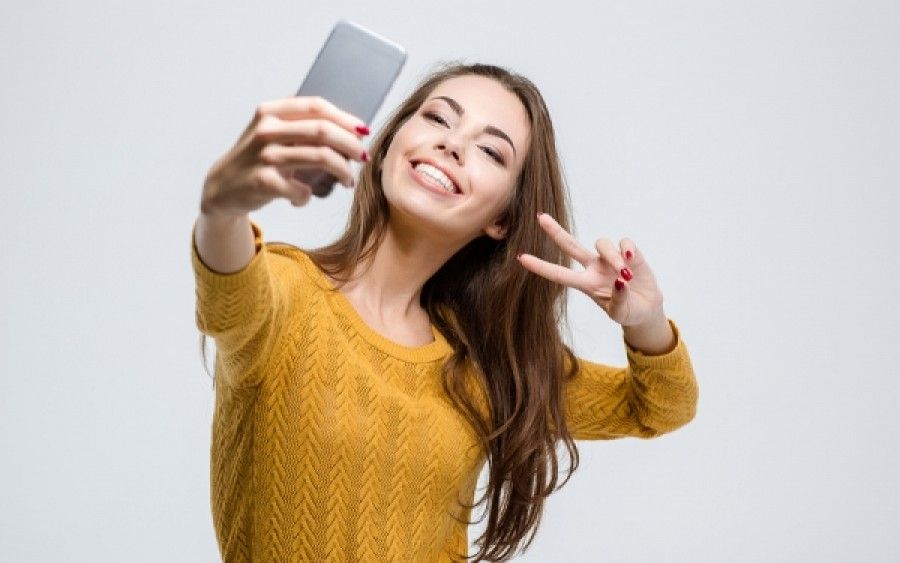 Την επόμενη φορά που θέλετε να βγάλετε selfie... ξανασκεφτείτε το