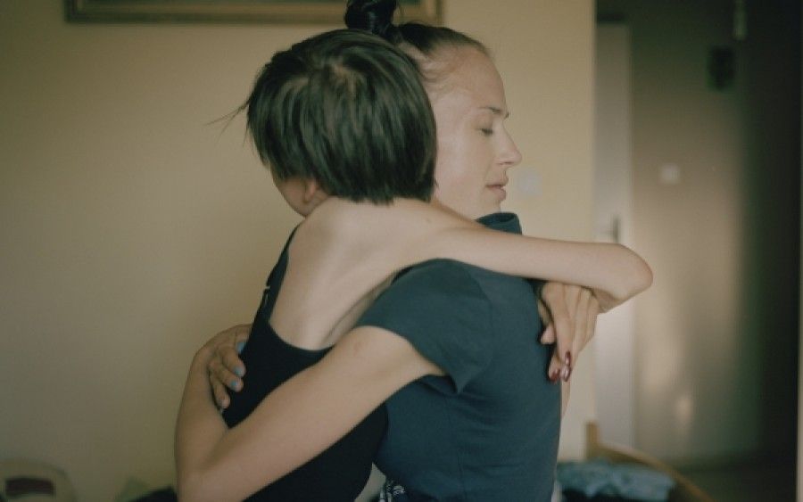 «The girls from Malawa»: Ένα φωτογραφικό οδοιπορικό για τη νευρική ανορεξία που συγκλονίζει