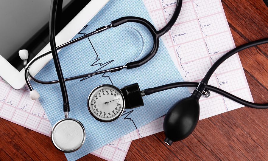 Υπέρταση: Οι ειδικοί συστήνουν τι να αυξήσετε και τι να βγάλετε από τη διατροφή σας