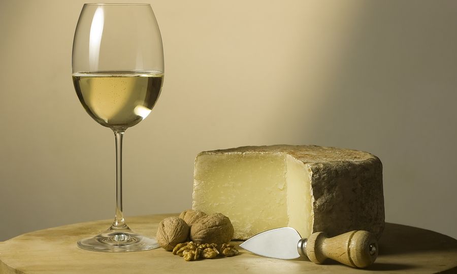 Το λευκό κρασί σχετίζεται με αυξημένο κίνδυνο για μελάνωμα στο δέρμα