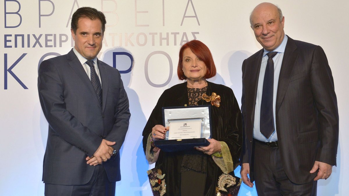 ΚΟΥΡΟΣ Αwards: H APIVITA βραβεύεται με «Green Dreams Award» για το πράσινο επιχειρείν