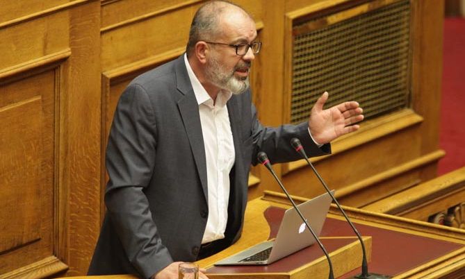Ερώτηση Μπαργιώτα στον Ξανθό για το Πανεπιστημιακό Νοσοκομείο Λάρισας