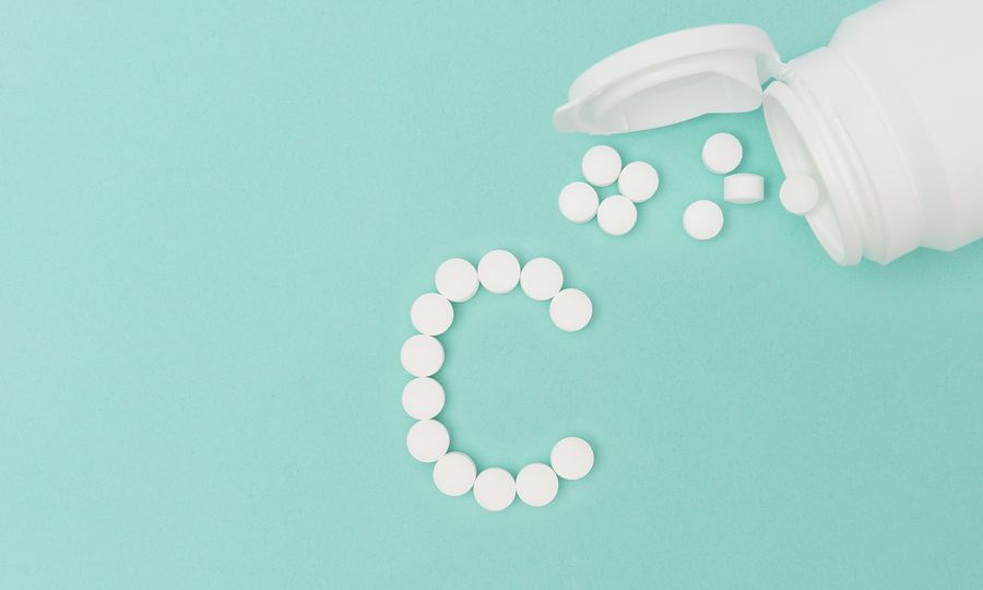 Βιταμίνη C: Η συνιστώμενη δόση για να υποχωρήσει γρήγορα το κρυολόγημα