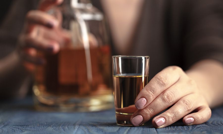 Αλκοόλ & καρκίνος μαστού: Ποια ποσότητα είναι επικίνδυνη για τις γυναίκες