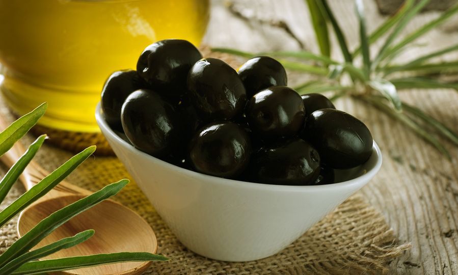 Τρώτε ελιές, αδυνατίζουν και κάνουν καλό στην υγεία
