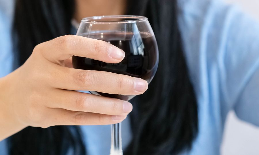 Καρκίνος μαστού: Ακόμη και λίγο αλκοόλ αυξάνει τον κίνδυνο