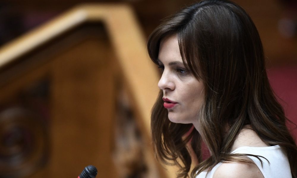 Σκλήρυνση κατά πλάκας: Οι ασθενείς διεκδικούν μια κανονικότητα - Η Αχτσιόγλου μιλά για περιορισμούς