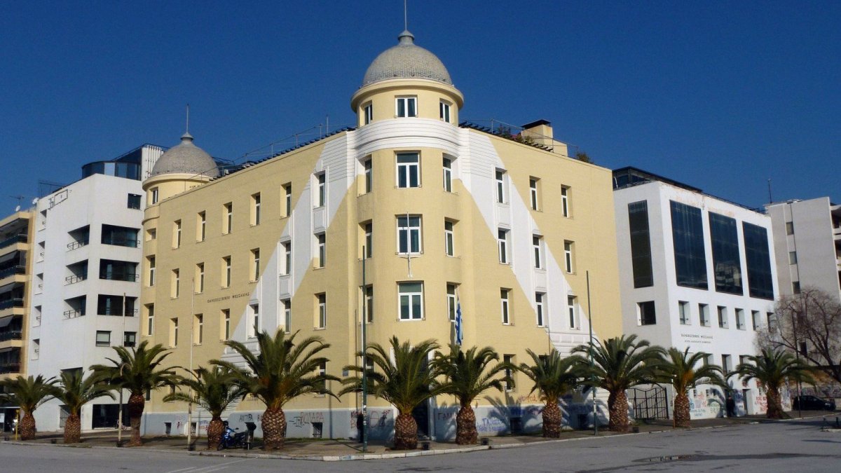 Παραδίδουν τη δημόσια υγεία στους ιδιώτες: Στο στόχαστρο το παν. Θεσσαλίας από τους γιατρούς