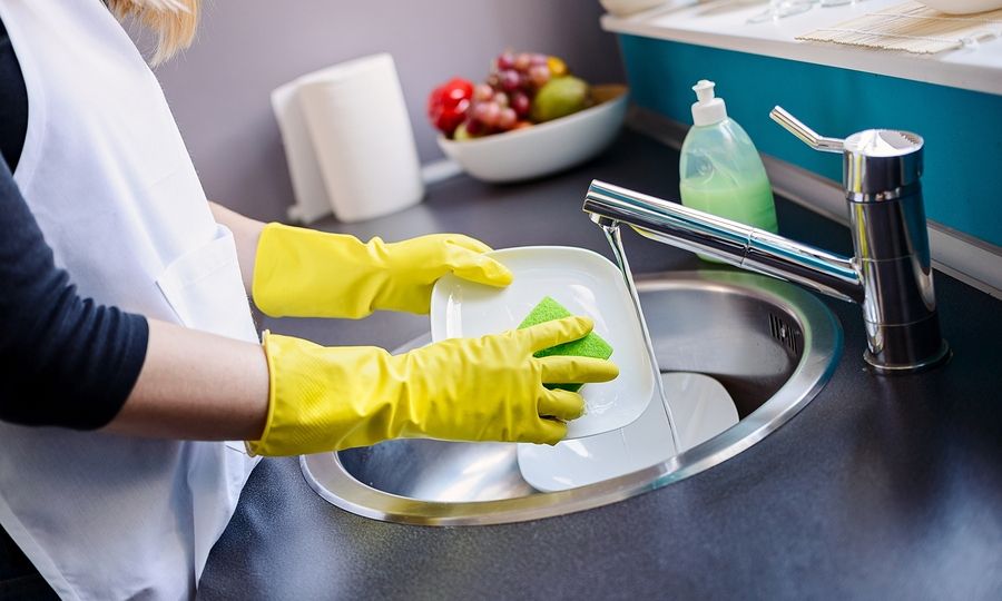 Πόσο συχνά πρέπει να αλλάζετε το σφουγγαράκι των πιάτων