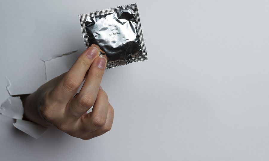 Ένα σοβαρό λάθος στη χρήση του προφυλακτικού που μειώνει την αποτελεσματικότητά του