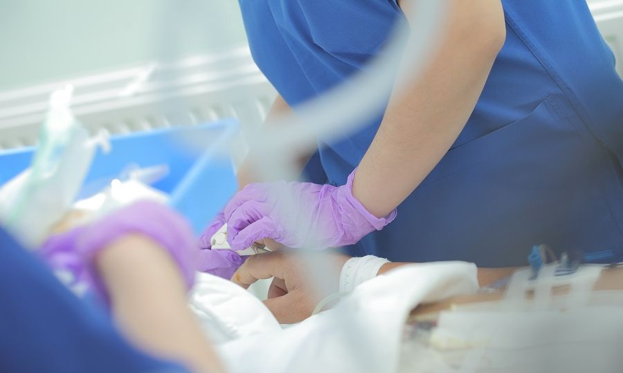 Υπ. Υγείας: Τι αλλάζει στην τοποθέτηση ειδικευμένων γιατρών σε ΜΕΘ