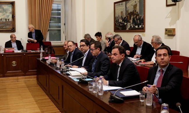 Βίαιη προσαγωγή του πρώην διευθυντή του ΚΕΕΛΠΝΟ αποφάσισε η Εξεταστική για την Υγεία