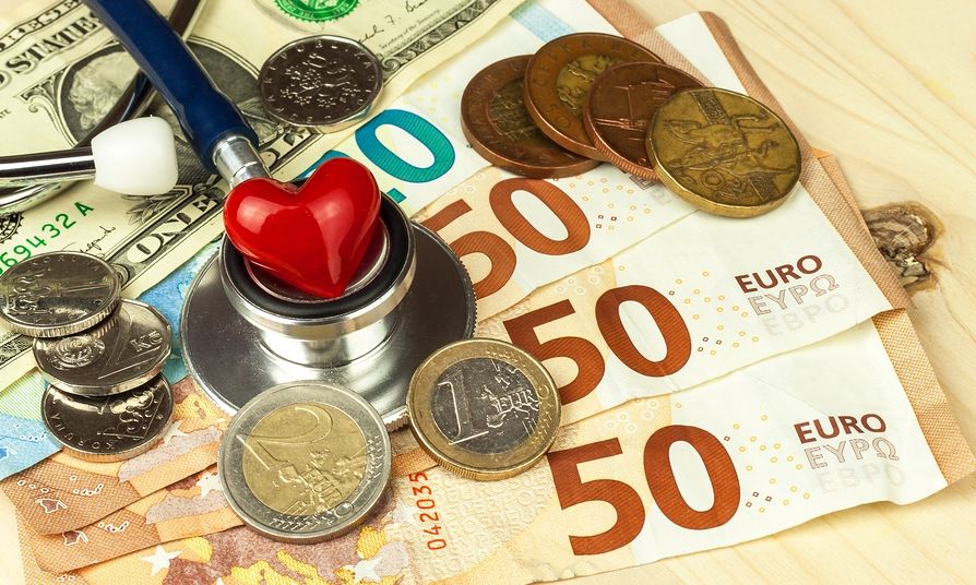 «Φιλί ζωής» 9 εκατ. ευρώ σε νοσοκομεία & ΔΥΠΕ από Ξανθό & Πολάκη