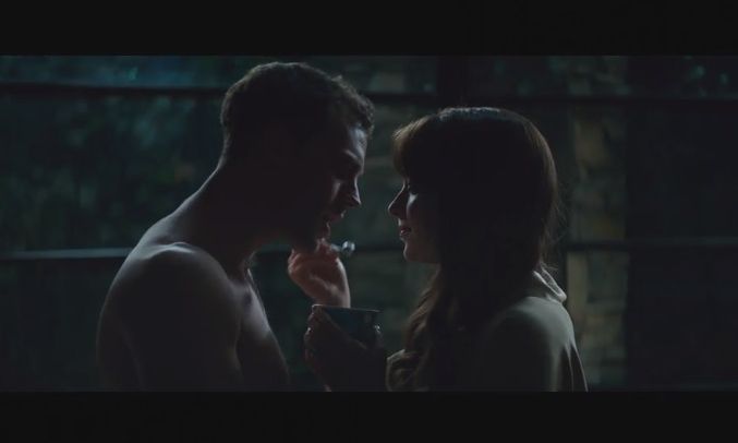 #FiftyShadesFreed: Μια γυναικολόγος ακυρώνει την επίμαχη σκηνή με το παγωτό