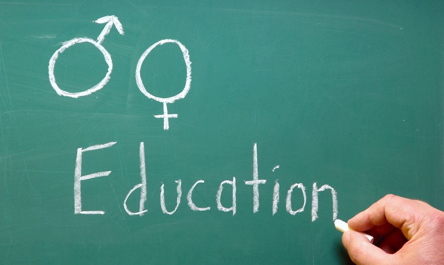 Μάθημα σεξ: Πρέπει να μπει στα σχολεία;