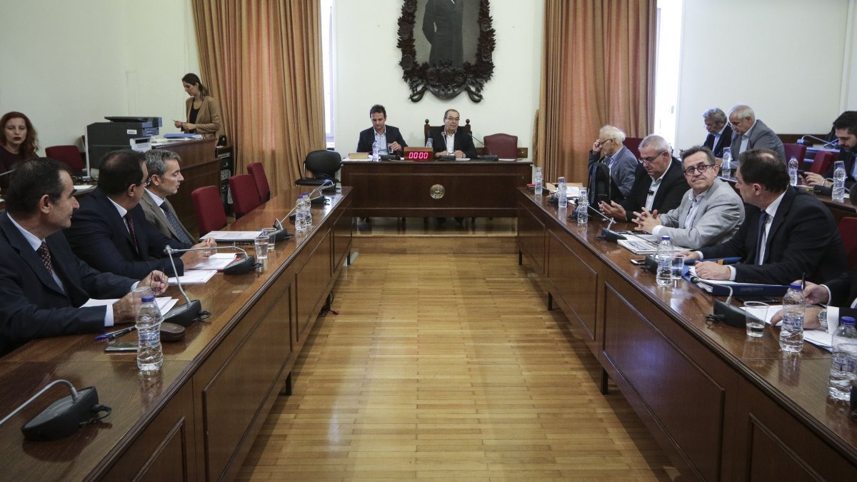 Την Πέμπτη παραδίδεται στα κόμματα το πόρισμα της Εξεταστικής για την Υγεία