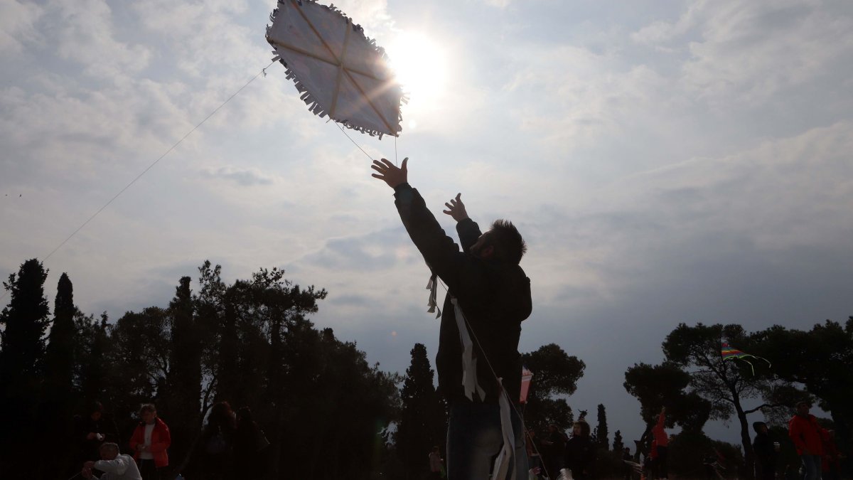 Καθαρά Δευτέρα: τι να φάμε και τι να προσέξουμε για να γλιτώσουμε πίεση και χοληστερίνη