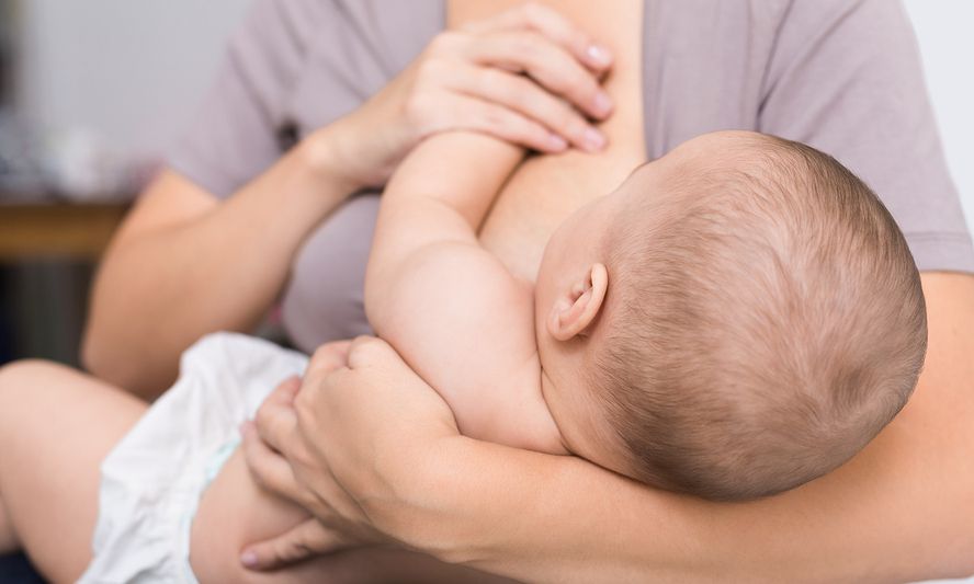Θηλασμός και πρόληψη παιδικής παχυσαρκίας: Γιατί είναι καθοριστικοί οι πρώτοι έξι μήνες