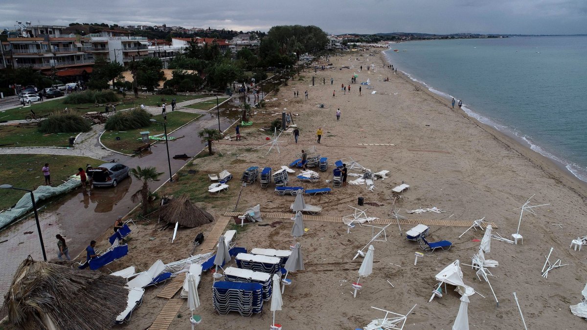 120 πολίτες έχουν μεταφερθεί σε νοσοκομεία μετά τη θεομηνία στη Χαλκιδική