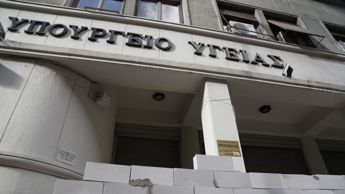 Κικίλιας προς ΕΙΝΑΠ: «Δεν θα αφεθούν τα νοσοκομεία»