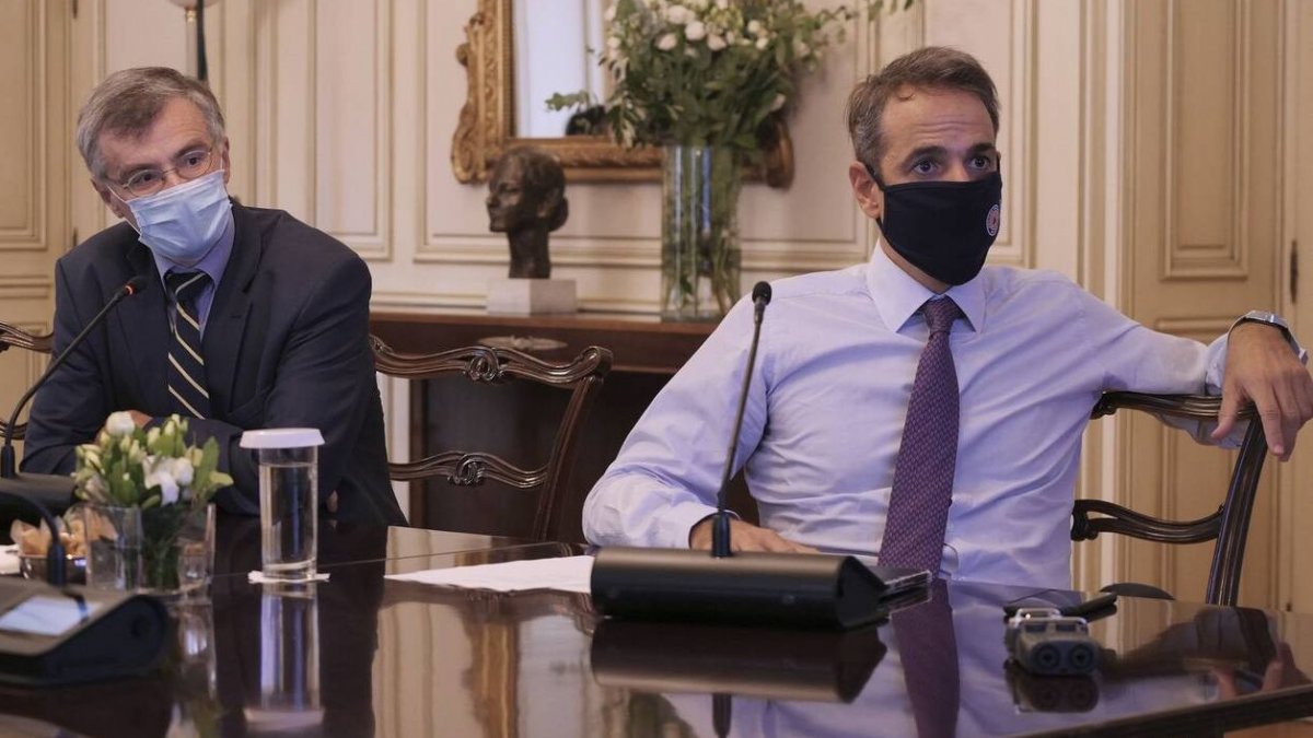 Κορονοϊός: Μίνι lockdown στην Αττική από τη Δευτέρα – Τι είπαν Μητσοτάκης και Τσιόδρας