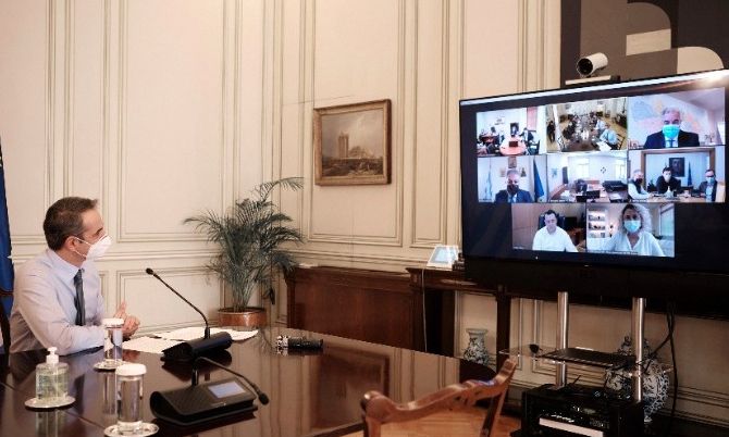 Κορονοϊός: Αορίστου όλοι οι γιατροί που υπηρετούν με συμβάσεις ορισμένου χρόνου στις ΜΕΘ