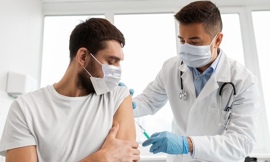 Κορονοϊός: Όχι εμβόλιο της Oxford/AstraZeneca στους κάτω των 40 στη Μ. Βρετανία λόγω θρομβώσεων