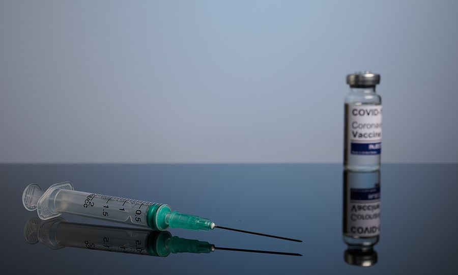Διαφορές στην ανταπόκριση στον εμβολιασμό μεταξύ υγιών ατόμων και ατόμων που νόσησαν
