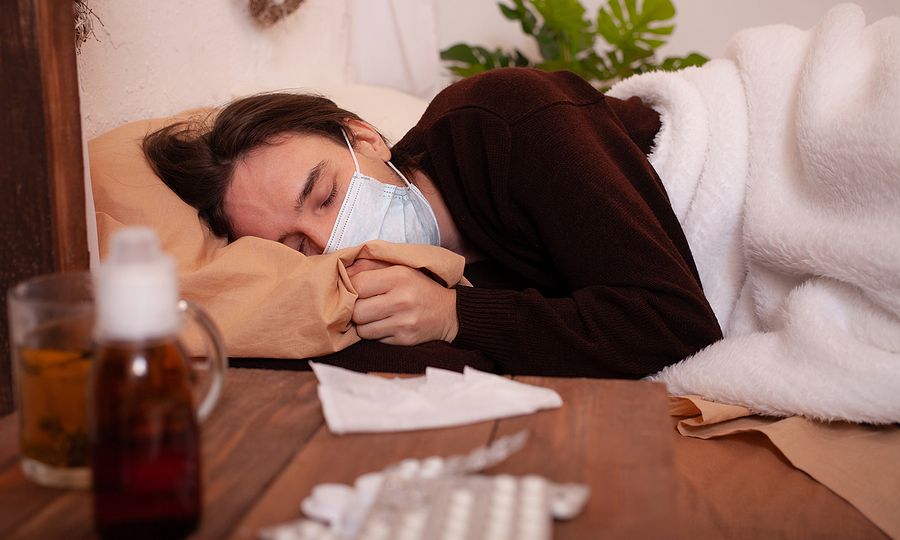 Οι λοιμώξεις Covid-19 σε εμβολιασμένους είναι πιο σοβαρές σε ανθρώπους με εξασθενημένο ανοσοποιητικό