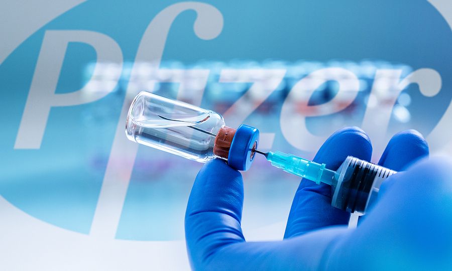 Η 4η δόση Pfizer προστατεύει περισσότερο τους άνω των 60 από την Όμικρον αλλά εξασθενεί γρήγορα
