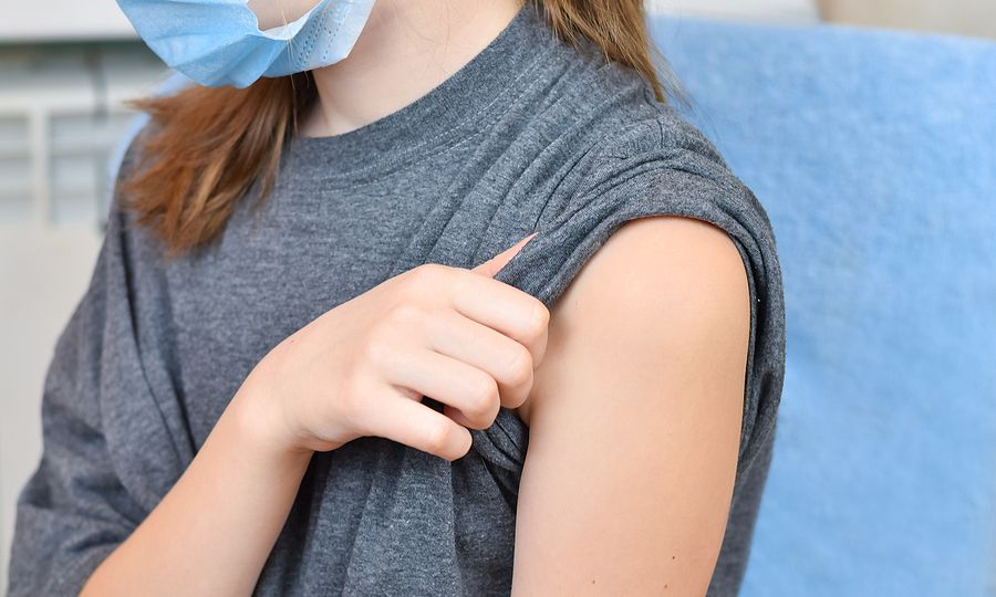 ECDC: Περιορισμένα τα δεδομένα για την χορήγηση αναμνηστικής δόσης σε εφήβους