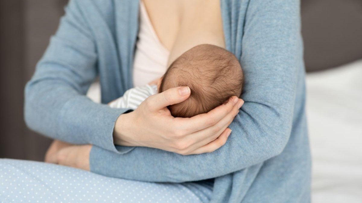 Ένα λίτρο μητρικού γάλακτος μπορεί να σώσει έως και δύο πρόωρα νεογνά