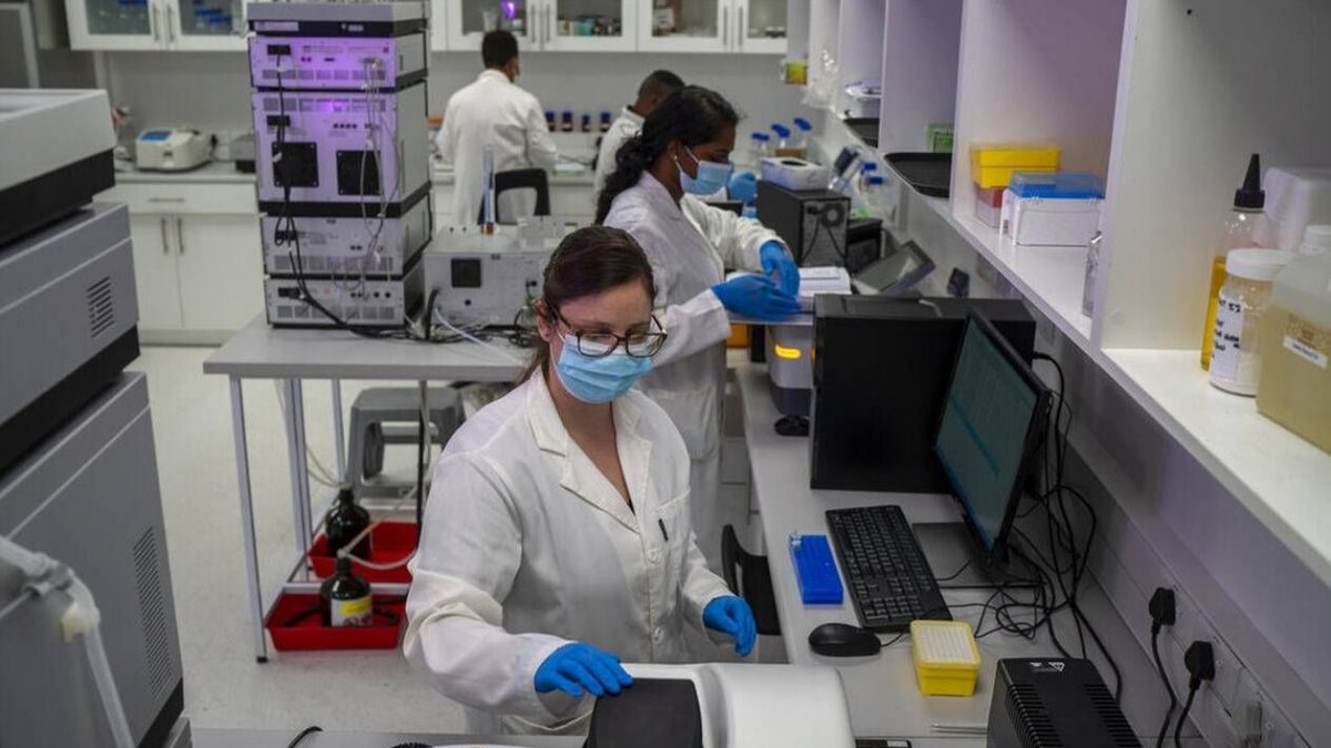 Μείωση υπερφορολόγησης και έλεγχο συνταγογράφησης ζητά η ελληνική φαρμακοβιομηχανία