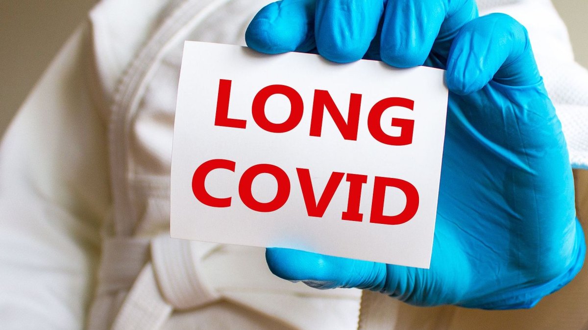 Η τεχνητή νοημοσύνη θα μπορούσε να προσδιορίσει μακροχρόνιους παράγοντες κινδύνου για την COVID-19