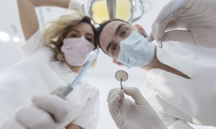 Τι πρέπει να γνωρίζετε για την σκλήρυνση κατά πλάκας και τις οδοντιατρικές εξαγωγές