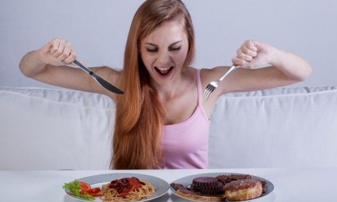 Πεινάς ενώ μόλις έφαγες; Οι αιτίες και τα λάθη που θα σε βοηθήσουν να διαχειριστείς τη λιγούρα σου