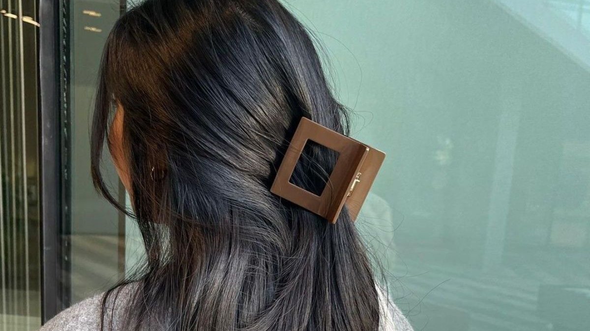 3 αποτελεσματικά TikTok hacks για να δώσεις όγκο στα λεπτά μαλλιά