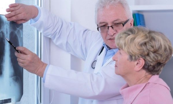 Ελπίδα για ασθενείς με προχωρημένο καρκίνο του πνεύμονα, από νέο σκεύασμα της Novartis